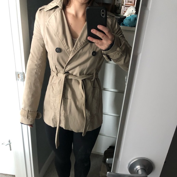 Beige American Eagle Trench - Picture 2 of 4